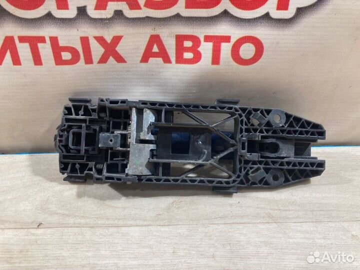 Ручка двери внешняя передняя правая Volkswagen