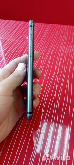 Телефон iPhone 8 64 gb