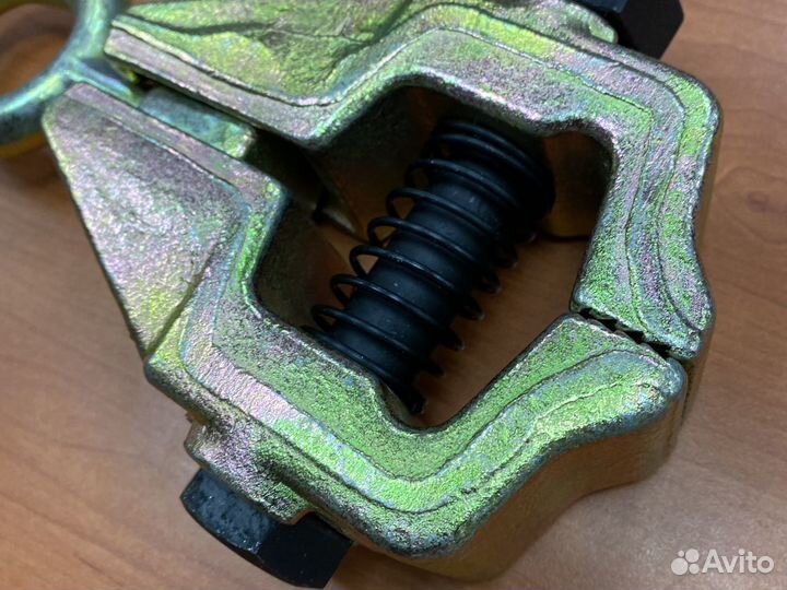 Зажим кузовной