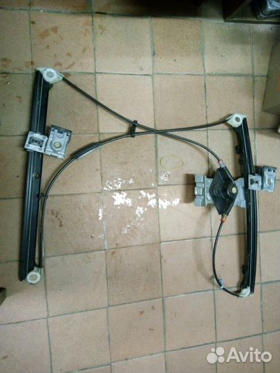 Стеклоподъёмный механизм передний Volkswagen Golf