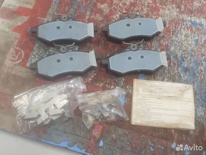 Колодки передние новые ориг Citroen C3 02-10