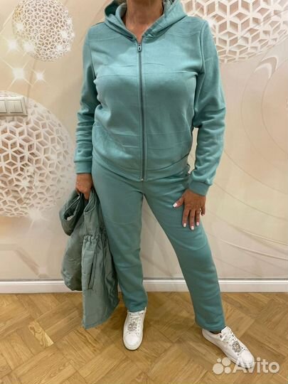 Спортивный костюм женский