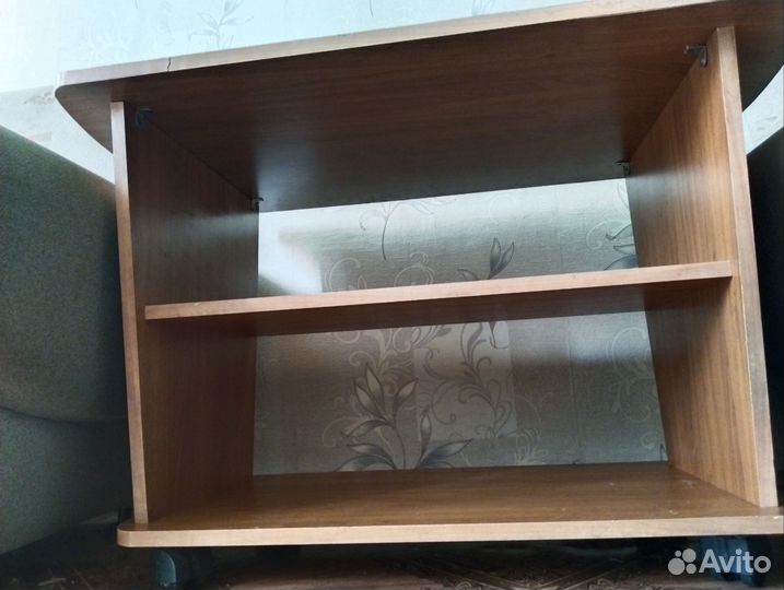 Стол журнальный или тумба под телевизор