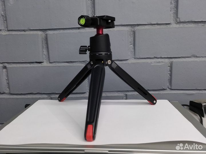 Штатив для фотоаппарата