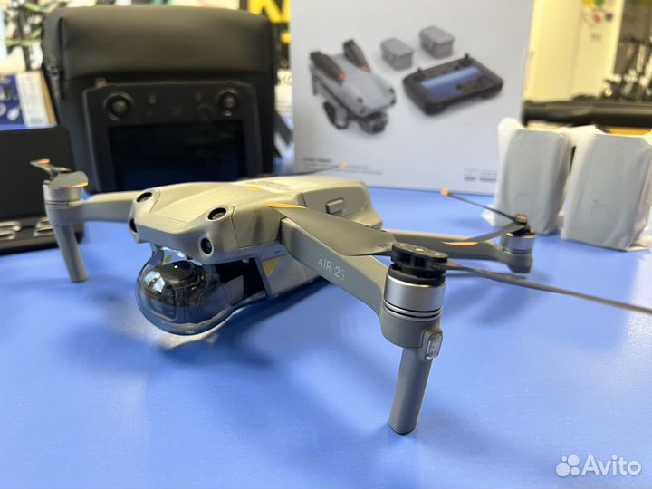 Квадрокоптер DJI Air 2S Fly More Combo Smart Con-l