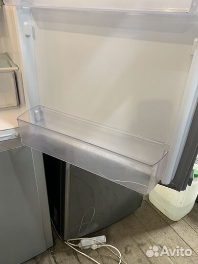 Холодильник Ariston no frost 180cm