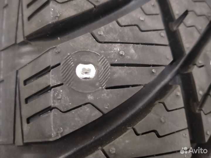 Yokohama IceGuard Stud IG65 235/45 R17 97T