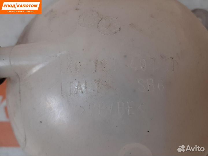 Бачок расширительный Volkswagen Golf 6 2011