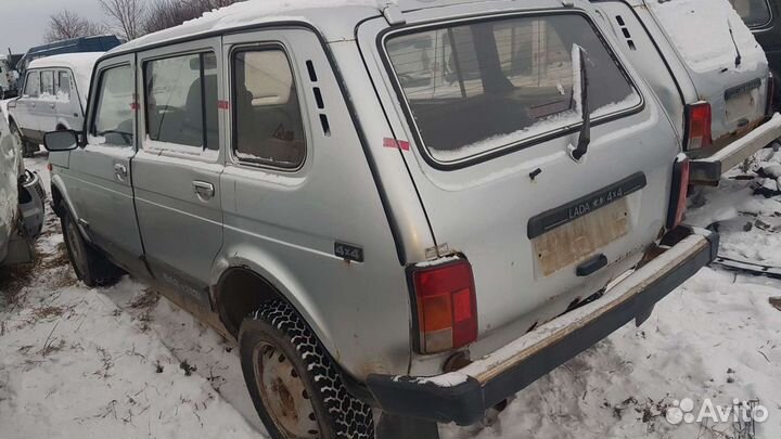 Стекло на ваз Нива 2131