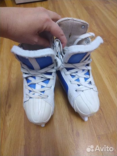 Коньки хоккейные, рр 28