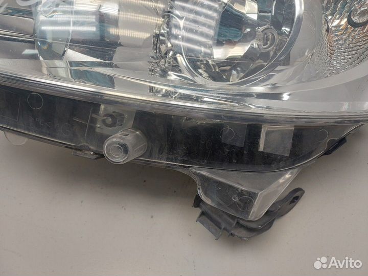 Фара (передняя) Peugeot 208, 2012