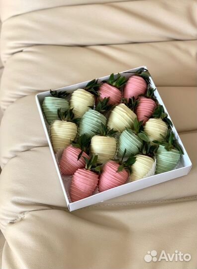 Клубника в шоколаде в коробке