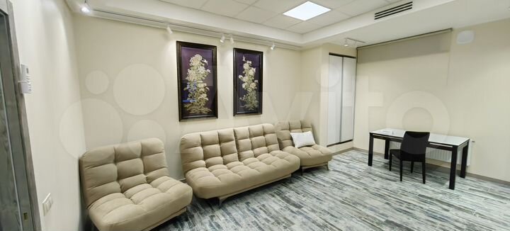 2-к. квартира, 80 м², 1/17 эт.