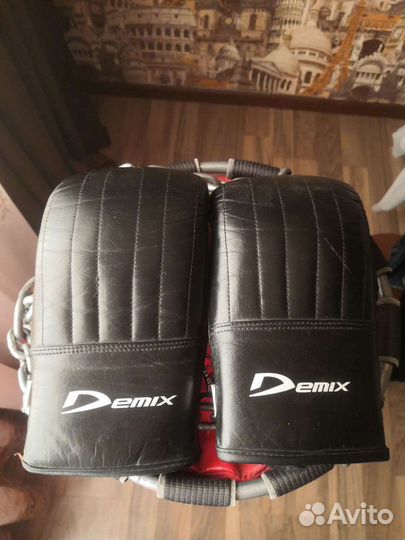 Боксерский мешок 40кг и снарядные перчатки