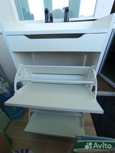 Обувница белая