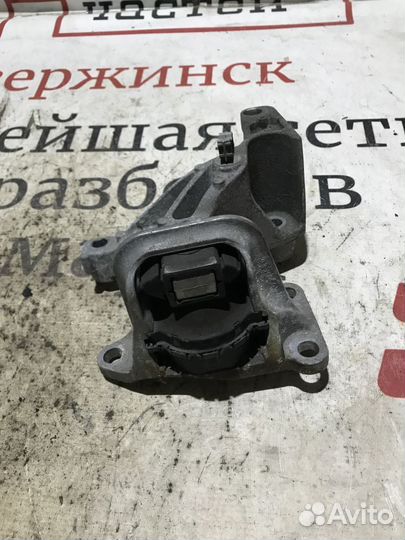 Опора двигателя правая Renault Scenic III (2009—20