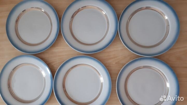 Набор тарелок и чайные пары