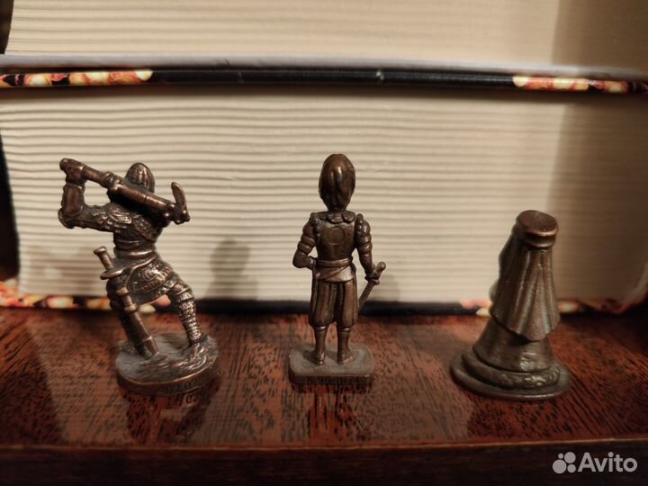 Фигурки из киндер сюрприза 3 шт