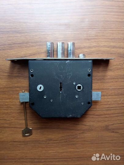 Замок гаражный внутренний