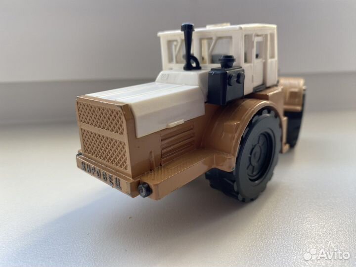 Трактор 1:43 кировец к-700