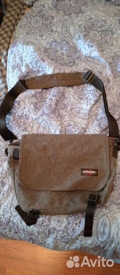 Сумка мессенджер eastpak через плечо