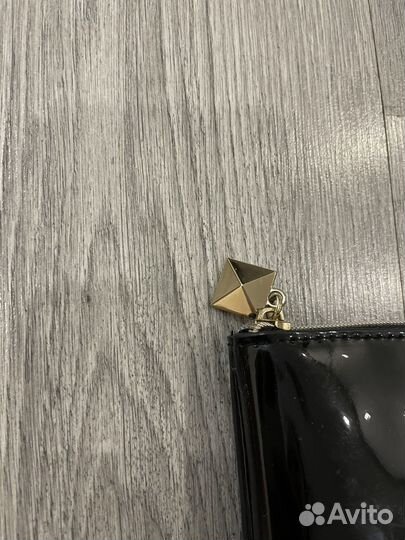 Косметичка Givenchy из лаковой кожи