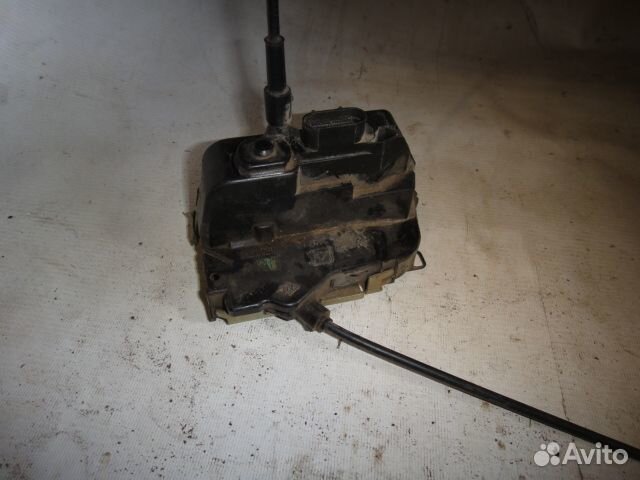 Замок двери Megane 2 (03-09) / Scenic (03-09) / Laguna (01-08) зад L 4 контакта б\у (арт. 8200212466