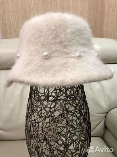 Шляпа из лебяжьего пуха