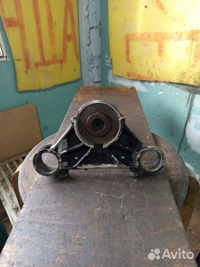 Нижняя траверса мотоцикла Панония