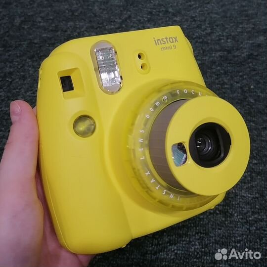 Полароид Instax mini 9