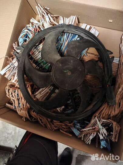 Вентилятор радиатора Peugeot Expert