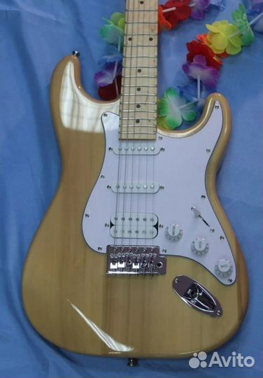 Электрогитара Новая. Fabio ST200 N