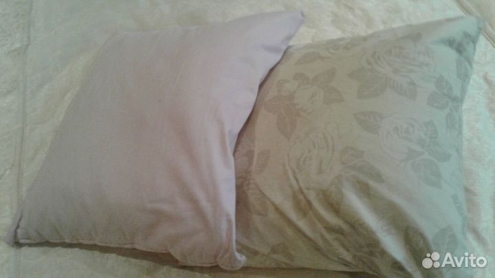 Подушки и комплекты пастельного белья