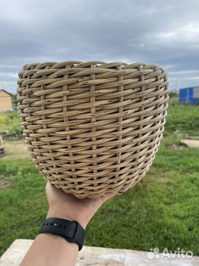 Кашпо из ротанга