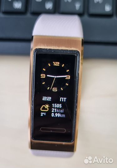 Фитнес браслет Huawei band 4 pro