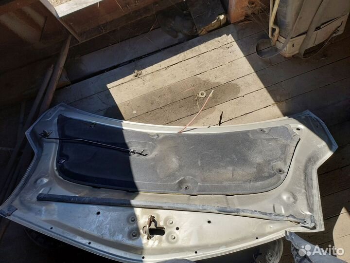 Капот toyota prius 20