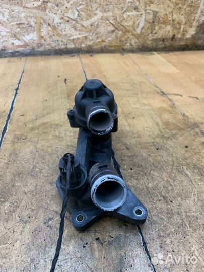 Корпус термостата Skoda Fabia BZG 2008