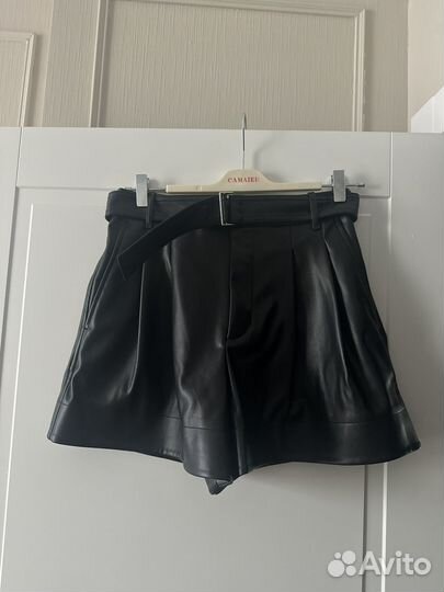 Кожаные шорты