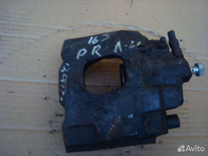 Суппорт передний правый 163