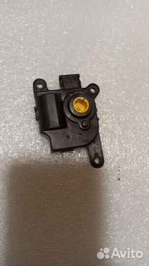 Сервопривод заслонок отопителя Hyundai Elantra HD