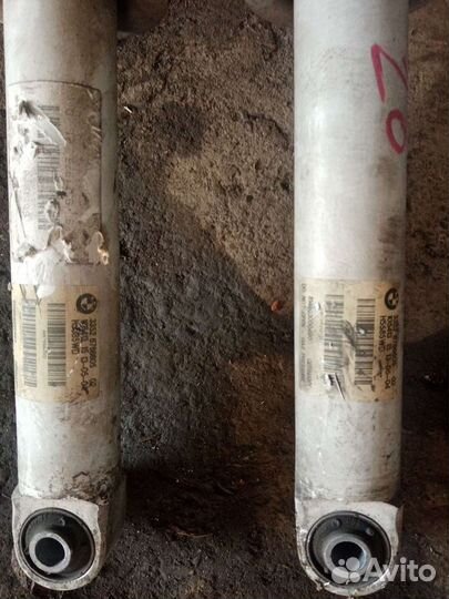 Бмв е60 стойки заднии