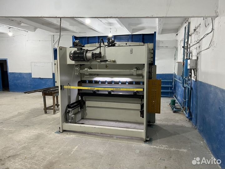 Гибочный станок. Листогибочный пресс