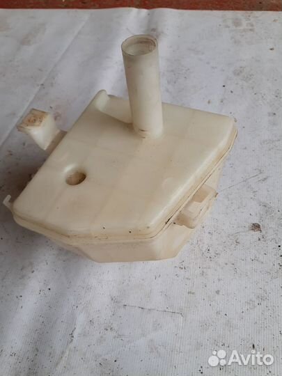 Бачок омывателя Nissan Almera N15 1999