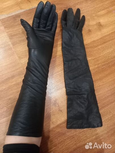 Высокие кожаные перчатки