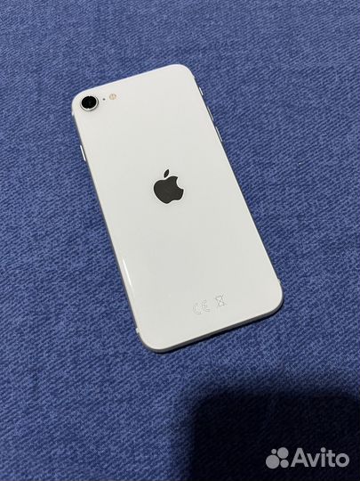 iPhone SE, 64 ГБ