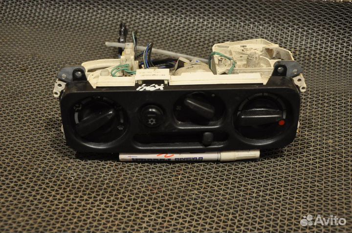 Блок управления климат-контролем mitsubishi paje