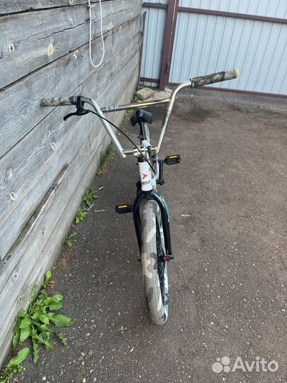 Трюковой велосипед BMX