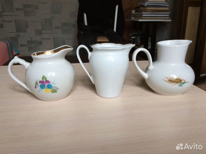 Фарфоровый молочник