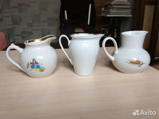 Фарфоровый молочник