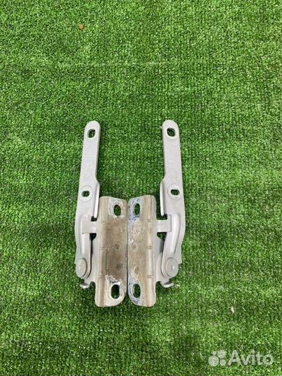 Петля капота Renault Logan седан 1.6 K7MC697 (84